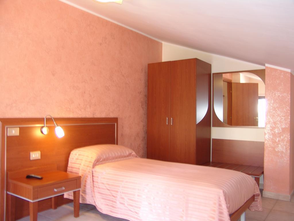 B&B Il Tulipano Rogliano Szoba fotó