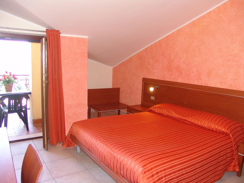 B&B Il Tulipano Rogliano Szoba fotó