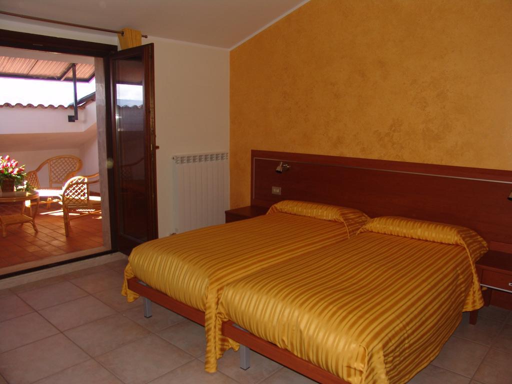 B&B Il Tulipano Rogliano Szoba fotó