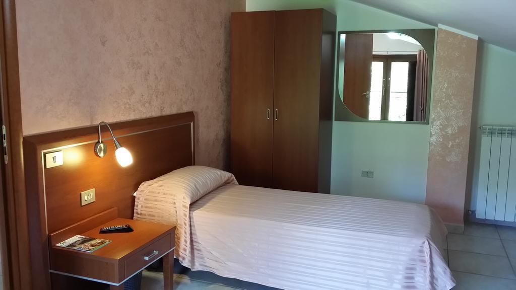 B&B Il Tulipano Rogliano Szoba fotó